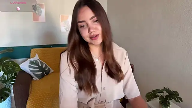 NebulaaHaven online show from April 6, 2026, 6:09 pm