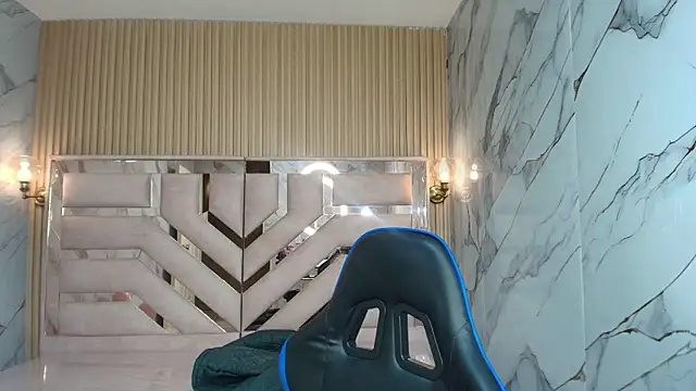 Snapshot of luna__r_ chatting on April 2, 2026, 3:02 am luna r online show from April 2, 2026, 3:02 am