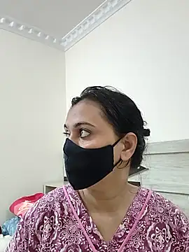 HeartlessGirl online show from July 1, 2026, 10:48 am