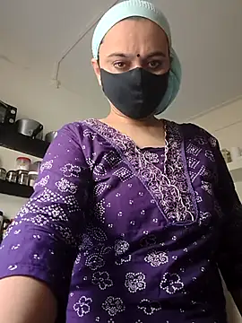 HeartlessGirl online show from July 15, 2026, 12:01 pm