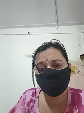 HeartlessGirl online show from July 26, 2026, 7:32 pm