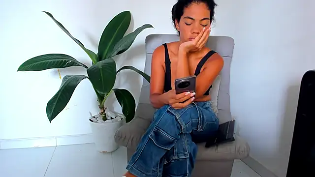 DakotaStills  online show from April 13, 2026, 4:11 pm