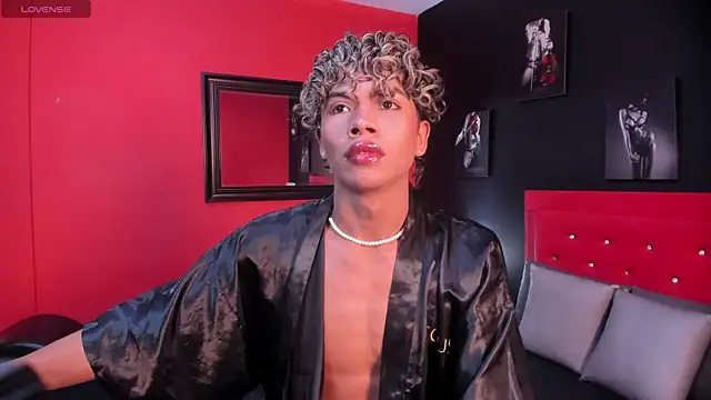 Henrikvermillion online show from April 7, 2026, 2:02 am