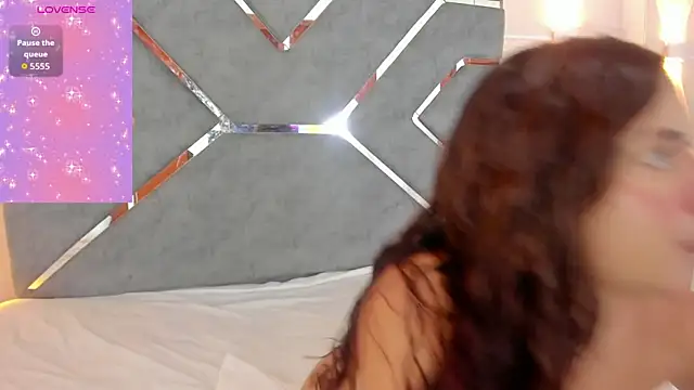 melaniebleke online show from May 18, 2026, 9:41 pm