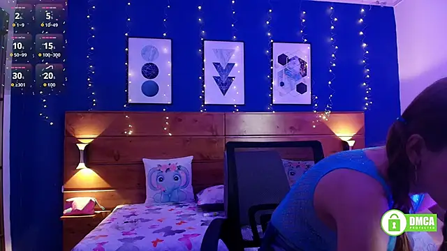 Snapshot of HoneyLeslie chatting on March 31, 2026, 8:11 pm HoneyLeslie online show from March 31, 2026, 8:11 pm