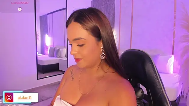 Snapshot of alana_dantes_ chatting on May 14, 2026, 9:01 pm alana dantes online show from May 14, 2026, 9:01 pm