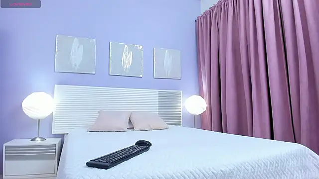 Mia Ebonyy online show from April 17, 2026, 12:30 pm