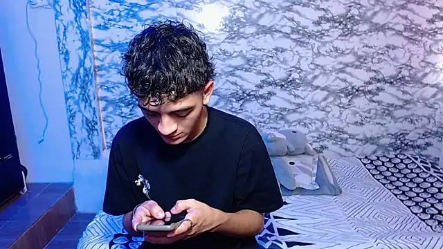 Snapshot of escanor_ar chatting on April 9, 2026, 7:42 pm escanor ar online show from April 9, 2026, 7:42 pm