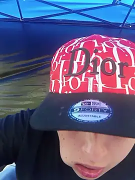 Snapshot of upssamuuu chatting on April 26, 2026, 7:33 pm upssamuuu online show from April 26, 2026, 7:33 pm