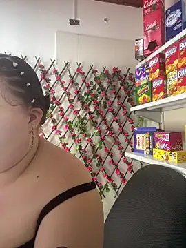 kitty  pinnk online show from March 31, 2026, 7:49 pm