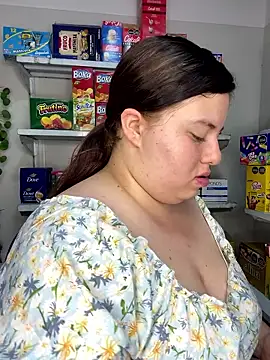 kitty  pinnk online show from April 2, 2026, 7:31 pm