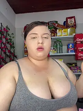 Snapshot of kitty__pinnk chatting on June 13, 2026, 7:34 pm kitty pinnk online show from June 13, 2026, 7:34 pm