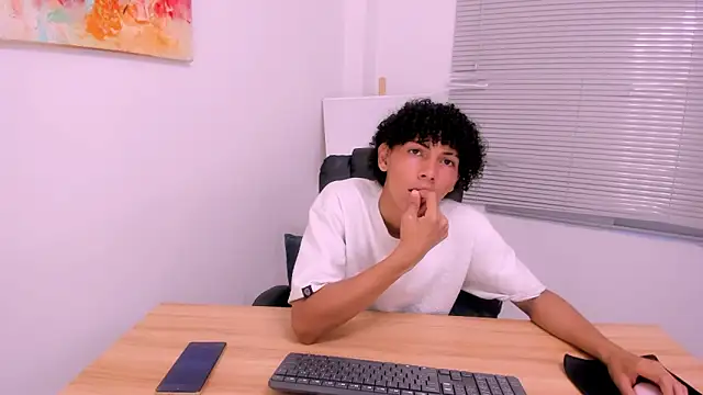 Eletry 01 online show from April 15, 2026, 7:58 pm