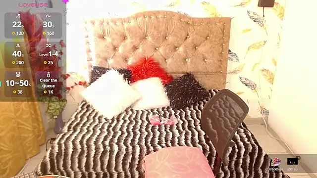 Snapshot of Luna-Foxx chatting on March 30, 2026, 7:37 pm Luna-Foxx online show from March 30, 2026, 7:37 pm