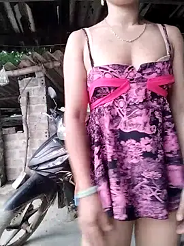 Snapshot of Bianca_Nina chatting on May 18, 2026, 10:47 pm Bianca Nina online show from May 18, 2026, 10:47 pm