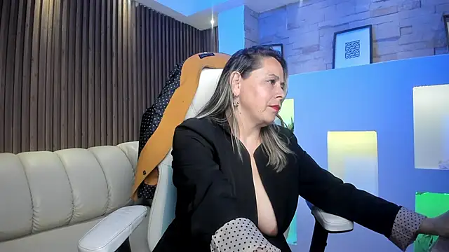 Snapshot of Cinthya_roberts chatting on April 6, 2026, 7:48 pm Cinthya roberts online show from April 6, 2026, 7:48 pm