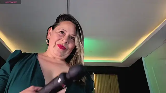 Snapshot of Cinthya_roberts chatting on July 13, 2026, 2:38 pm Cinthya roberts online show from July 13, 2026, 2:38 pm
