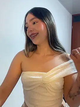 Snapshot of Catalina_bel chatting on June 18, 2026, 4:22 am Catalina bel online show from June 18, 2026, 4:22 am