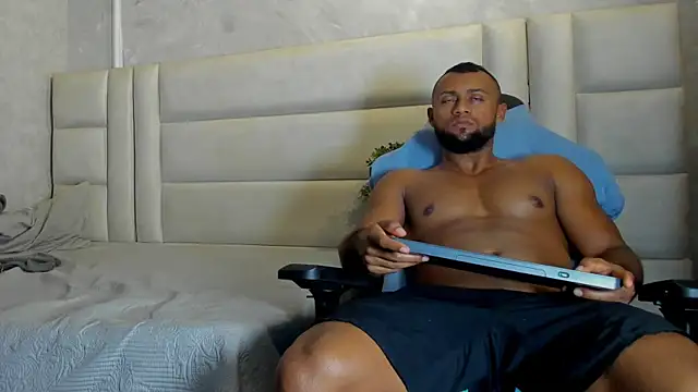 Snapshot of Dark_lennox chatting on May 12, 2026, 12:11 pm Dark lennox online show from May 12, 2026, 12:11 pm