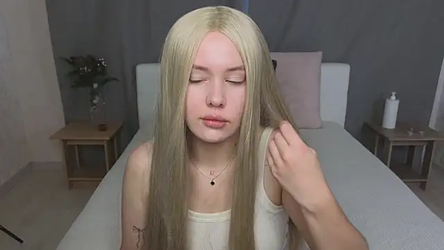 Snapshot of MelissaAvis chatting on July 13, 2026, 5:07 am MelissaAvis online show from July 13, 2026, 5:07 am