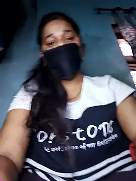 Hotmyfigure online show from April 5, 2026, 6:09 am