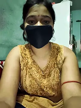 Hotmyfigure online show from April 17, 2026, 4:26 am