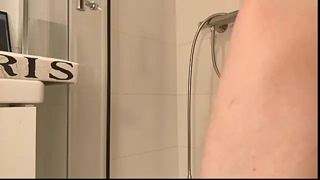 Snapshot of Luca_Sweet chatting on March 30, 2026, 7:37 pm Luca Sweet online show from March 30, 2026, 7:37 pm