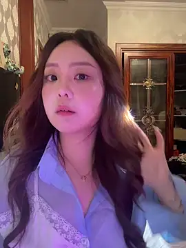 thelittlexx online show from April 3, 2026, 10:32 am