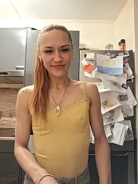 SlimBellaOfficial online show from April 14, 2026, 8:36 pm