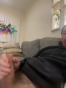 Snapshot of macfromoz chatting on June 19, 2026, 12:05 am macfromoz online show from June 19, 2026, 12:05 am
