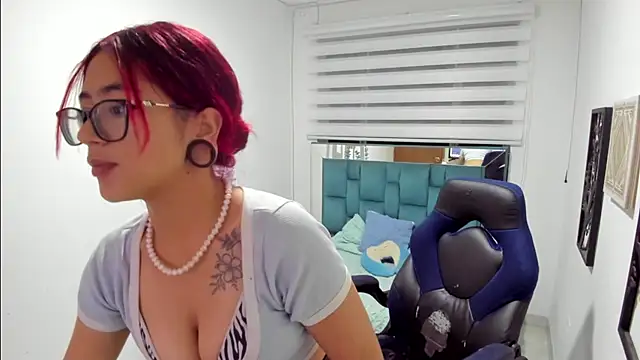 Snapshot of Sara_Red_X chatting on April 8, 2026, 3:19 am Sara Red X online show from April 8, 2026, 3:19 am