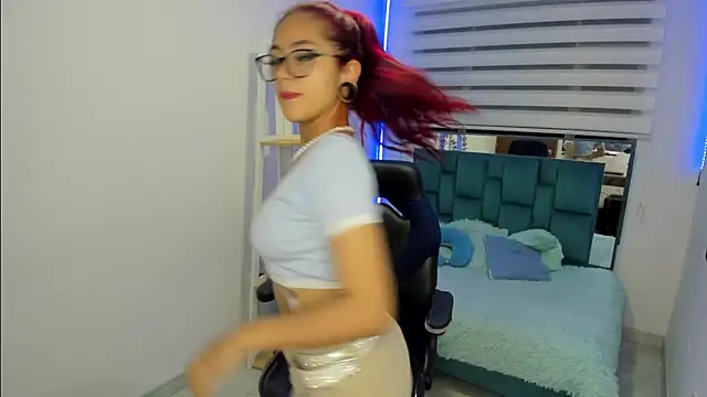 Snapshot of Sara_Red_X chatting on April 3, 2026, 3:13 am Sara Red X online show from April 3, 2026, 3:13 am