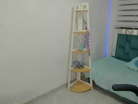 Snapshot of Sara_Red_X chatting on April 9, 2026, 3:30 am Sara Red X online show from April 9, 2026, 3:30 am