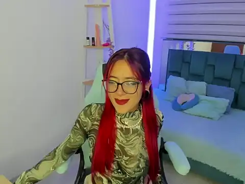 Snapshot of Sara_Red_X chatting on April 16, 2026, 3:40 am Sara Red X online show from April 16, 2026, 3:40 am