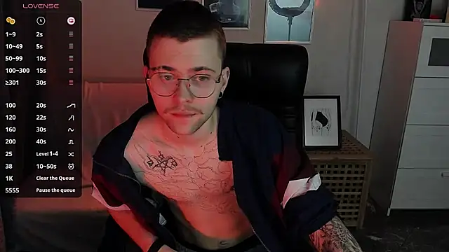 Snapshot of Thomas_Norton chatting on April 10, 2026, 8:16 pm Thomas Norton online show from April 10, 2026, 8:16 pm