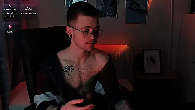 Snapshot of Thomas_Norton chatting on April 9, 2026, 8:37 pm Thomas Norton online show from April 9, 2026, 8:37 pm