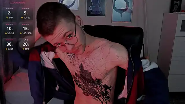 Snapshot of Thomas_Norton chatting on April 13, 2026, 8:46 pm Thomas Norton online show from April 13, 2026, 8:46 pm