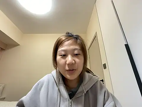 tutu512 online show from April 1, 2026, 1:52 pm