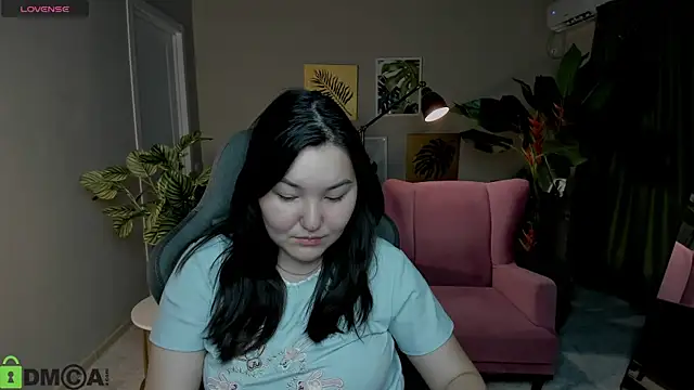 CamilaMartiez online show from July 17, 2026, 12:24 pm