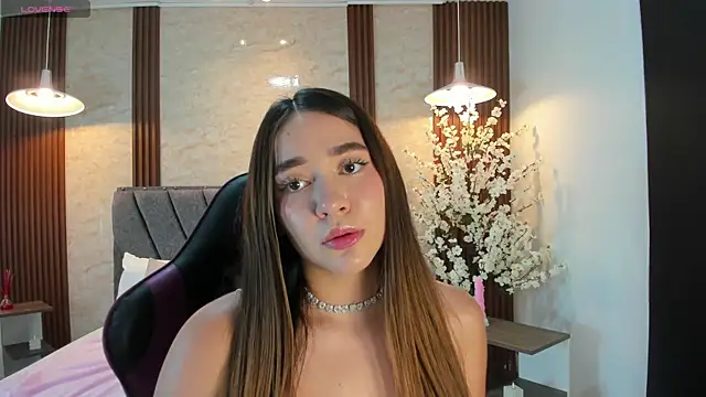 Anissa m  online show from April 9, 2026, 6:36 pm