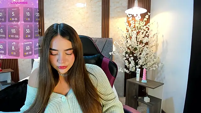 Anissa m  online show from April 8, 2026, 7:26 pm