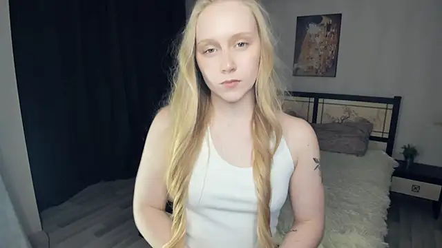 VestaBowmer online show from April 3, 2026, 7:53 pm