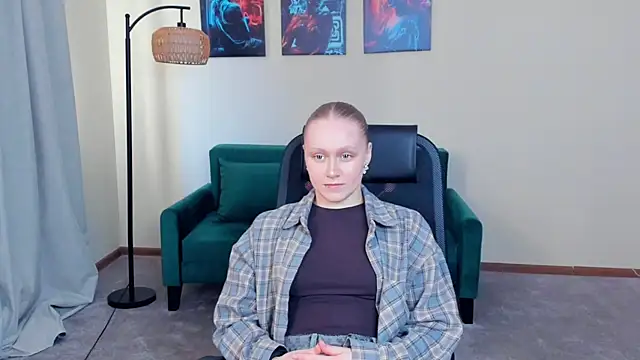 VestaBowmer online show from March 28, 2026, 10:05 am