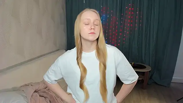 VestaBowmer online show from April 18, 2026, 6:05 am