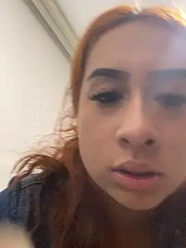 Snapshot of gretchen_1998 chatting on April 14, 2026, 2:05 am gretchen 1998 online show from April 14, 2026, 2:05 am