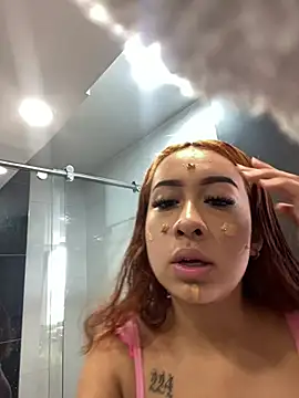 Snapshot of gretchen_1998 chatting on April 7, 2026, 6:21 pm gretchen 1998 online show from April 7, 2026, 6:21 pm