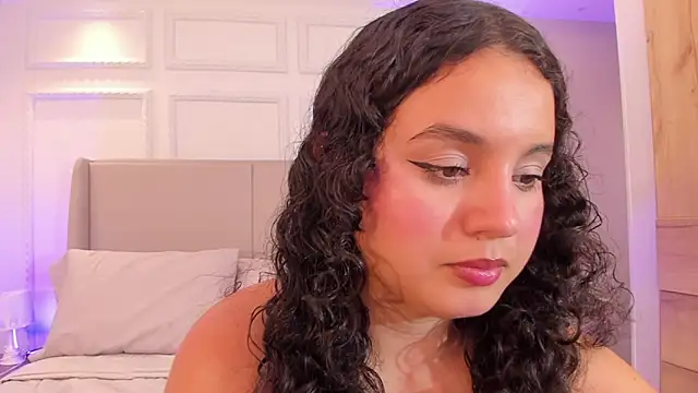 Snapshot of ShanonFox_oficial chatting on March 28, 2026, 9:27 pm ShanonFox oficial online show from March 28, 2026, 9:27 pm