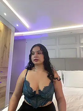 Snapshot of ShanonFox_oficial chatting on April 7, 2026, 9:16 pm ShanonFox oficial online show from April 7, 2026, 9:16 pm