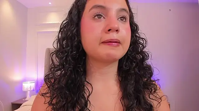 Snapshot of ShanonFox_oficial chatting on April 12, 2026, 8:34 pm ShanonFox oficial online show from April 12, 2026, 8:34 pm