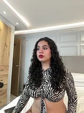 Snapshot of ShanonFox_oficial chatting on April 6, 2026, 7:15 pm ShanonFox oficial online show from April 6, 2026, 7:15 pm